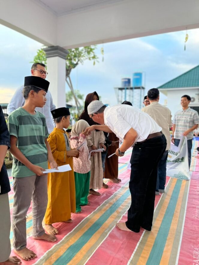 
 Indahnya Kebersamaan Bersama Anak Yatim di Acara Buka Puasa Dan Pemberian Santunan