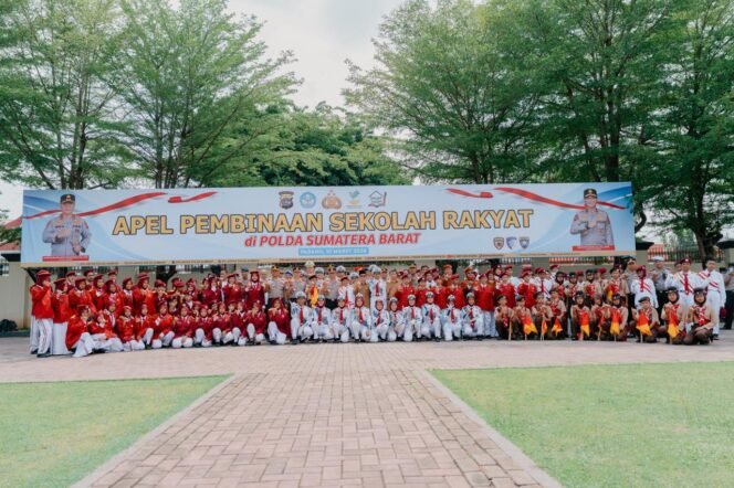 
 Irjen Pol Gatot Tri Suryanta Resmikan Program Pembinaan Sekolah Rakyat Ranah Minang