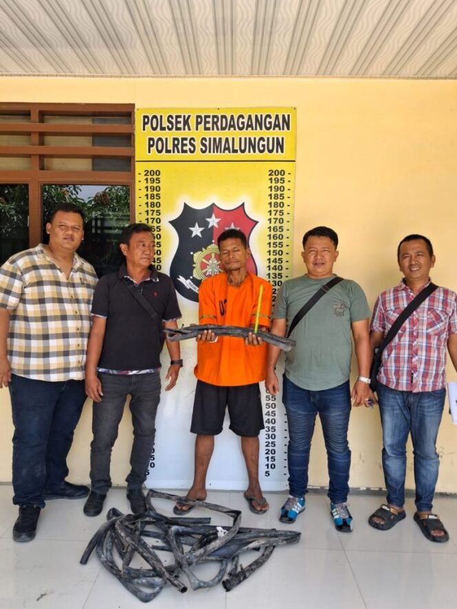 
 Kabur 17 Bulan, “Harimau” Akhirnya Dijerat! Pelaku Pencuri Kabel Gudang Senilai Rp20 Juta Ditangkap Reskrim Polsek Perdagangan