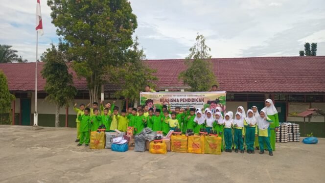 
 Simbol Wujud  Kemanusiaan PT Sinergi Integritas Agroindustri  Dalam Bentuk Penyaluran Program CSR